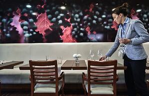 Portal Plaza Suites