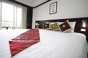 First Residence Hotel
