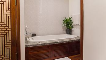 Amanjaya Pancam Suites Hotel