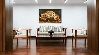 Amanjaya Pancam Suites Hotel