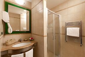 Sovana Hotel & Resort