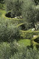 Sovana Hotel & Resort
