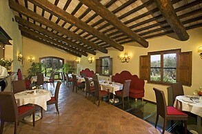 Sovana Hotel & Resort