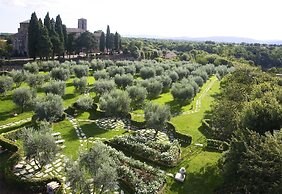 Sovana Hotel & Resort