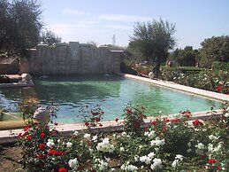 Sovana Hotel & Resort