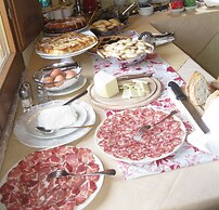 Sovana Hotel & Resort