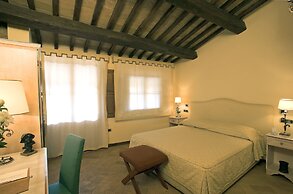 Sovana Hotel & Resort