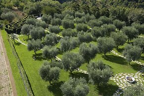 Sovana Hotel & Resort