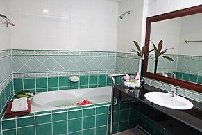 Samui First House Hotel