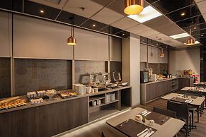 Boulevard Suites Hotel