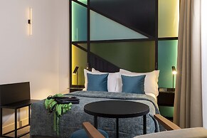Le 12 Hotel