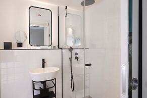 Le 12 Hotel
