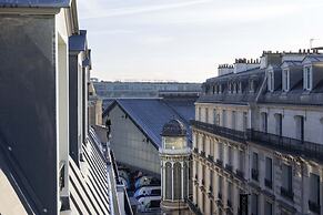 Le 12 Hotel