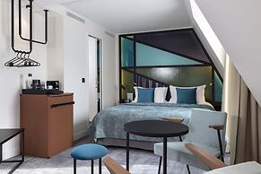 Le 12 Hotel