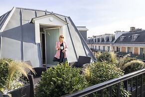 Le 12 Hotel