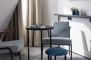 Le 12 Hotel