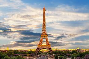 Le 12 Hotel