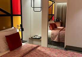 Le 12 Hotel