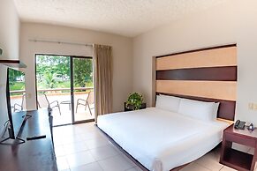 Villas Sol Beach Resort
