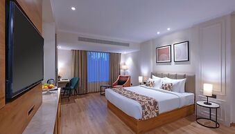Royale Sarovar Portico Agra