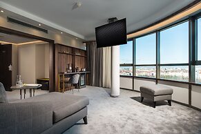 Rosslyn Central Park Hotel