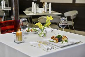 Rosslyn Central Park Hotel