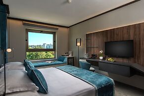 Rosslyn Central Park Hotel