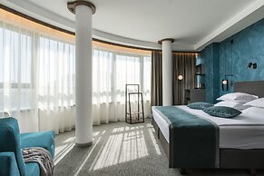 Rosslyn Central Park Hotel