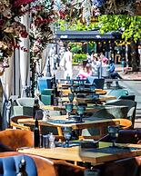 Les Fleurs Boutique Hotel