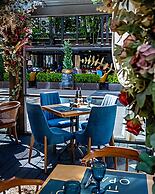 Les Fleurs Boutique Hotel
