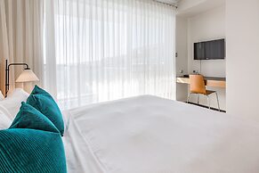 Smiths Beach Resort