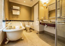 Hemingways Hotel