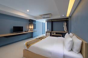 Nora Lakeview Hotel