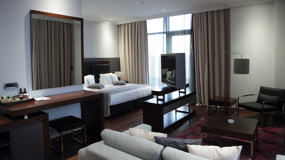 ADM Grand Hotel