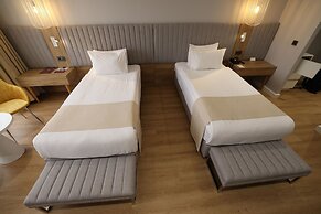 ADM Grand Hotel