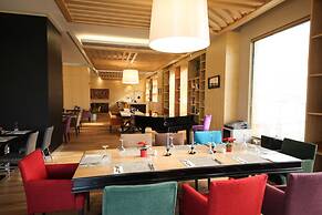 ADM Grand Hotel