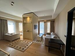 ADM Grand Hotel