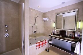 ADM Grand Hotel
