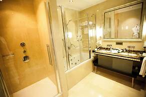 ADM Grand Hotel