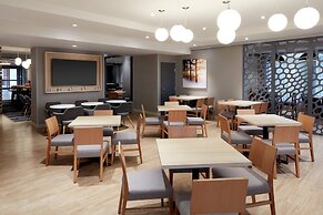 Fairfield Inn & Suites by Marriott Montreal Airport