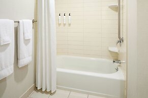 Fairfield Inn & Suites by Marriott Montreal Airport