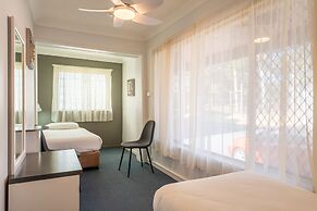 Port Aloha Motel