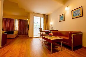 Featherlite Evoma Hotel