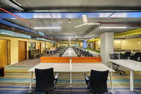 Featherlite Evoma Hotel