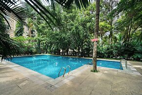 Featherlite Evoma Hotel