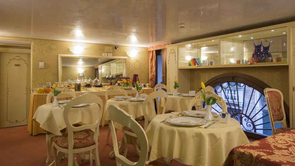 Hotel Becher