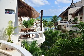Playa Palms Beach Hotel