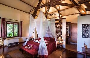 AMATAO Tropical Residence
