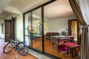 AMATAO Tropical Residence
