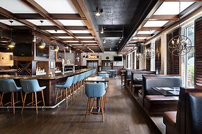 Four Points by Sheraton Victoria Gateway